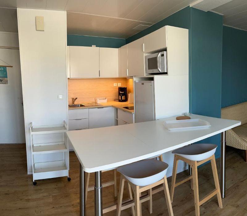 Appartement Superbe T3 Les Pieds Dans L'Eau, Parking, Piscine En Ete à Lacanau Extérieur photo